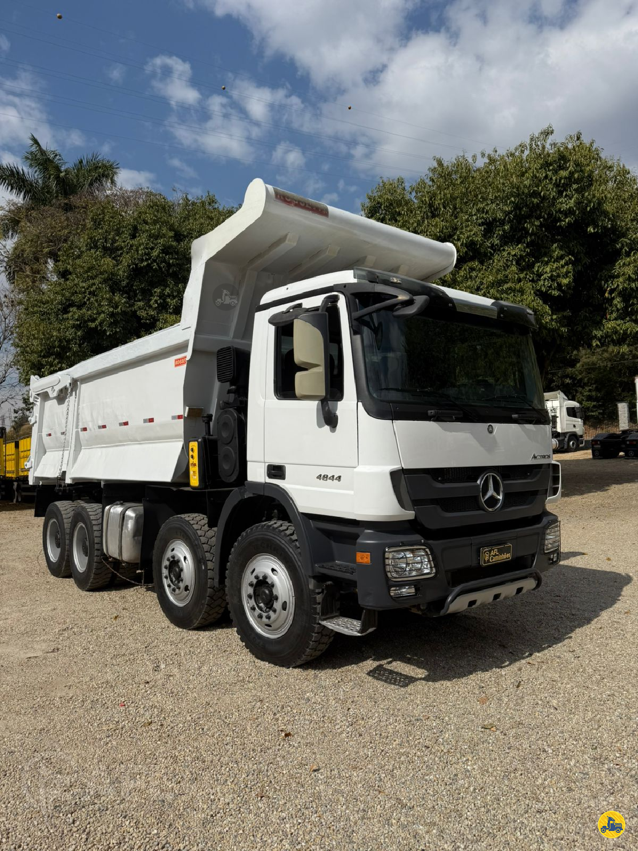 CAMINHAO MERCEDES-BENZ MB 4844 Caçamba Basculante BiTruck 8x2 AFL Caminhões ITAJUBA MINAS GERAIS MG